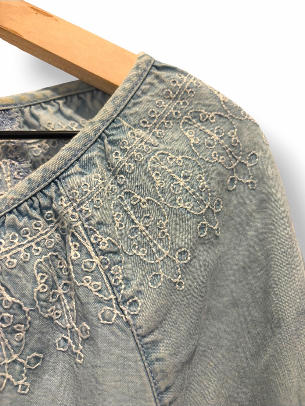 J.Jill Denim Embroidered Tencel Peasant Top Large Petite Tassel Boho Blue - Picture 7 of 14